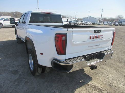 New 2026 GMC Sierra 3500 SLE w/ SLE Value Package AWD/4WD image 9