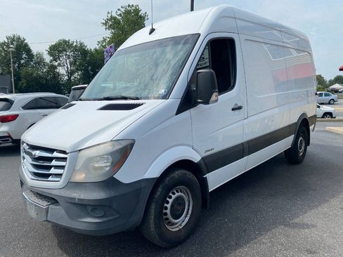 Used 2014 Freightliner Sprinter 2500 RWD image 7