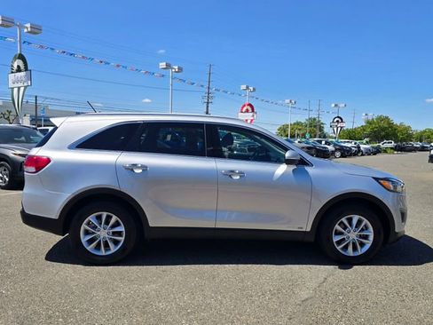 Used 2018 Kia Sorento LX AWD/4WD image 7