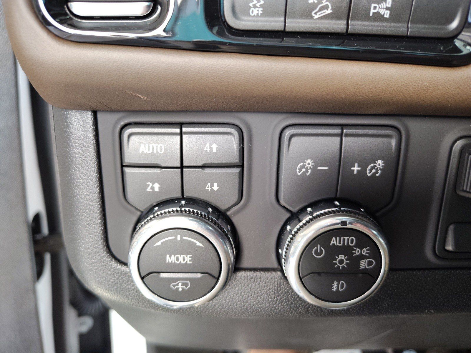 Used 2026 GMC Yukon XL Denali Ultimate AWD/4WD image 31