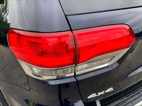 Used 2018 Jeep Grand Cherokee Overland AWD/4WD image 28