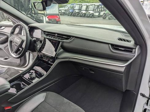 Used 2023 Jeep Grand Cherokee L Laredo AWD/4WD image 22