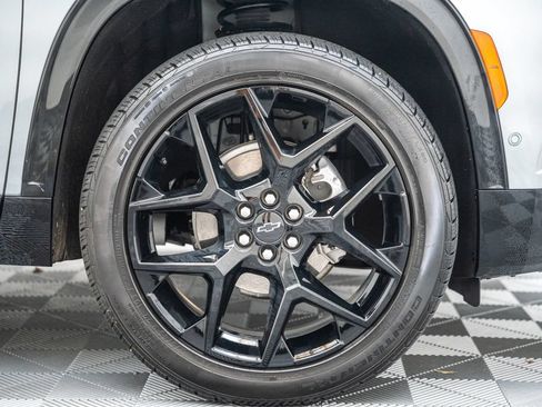 Used 2024 Chevrolet Traverse RS FWD image 19
