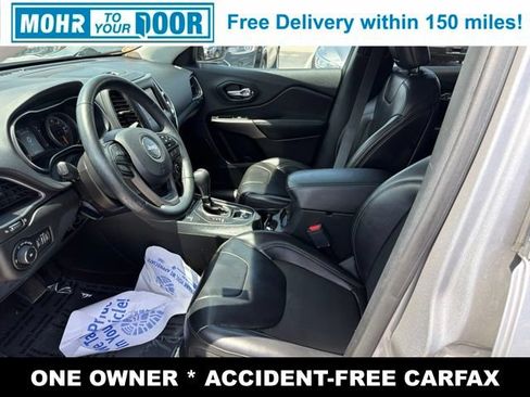 Used 2019 Jeep Cherokee Latitude Plus w/ Cold Weather Group AWD/4WD image 14