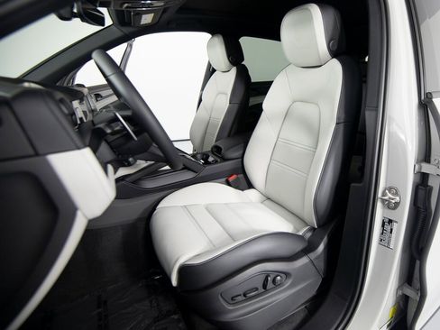 New 2026 Porsche Cayenne S image 5