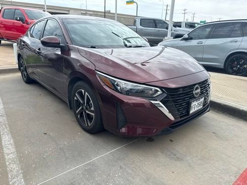 Used 2024 Nissan Sentra SV FWD image 2