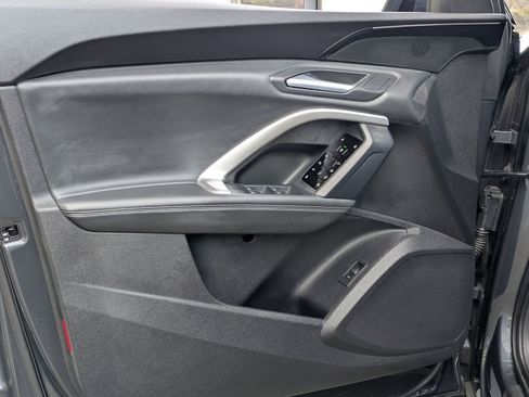 Used 2025 Audi Q5 Premium w/ Convenience Package image 16