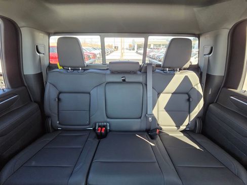 New 2026 GMC Sierra 2500 SLT w/ SLT Premium Package AWD/4WD image 28