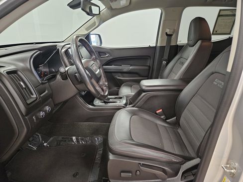 Used 2016 GMC Canyon SLE w/ All Terrain Package image 8