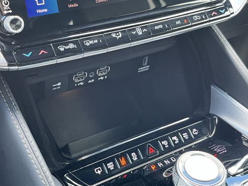 Used 2022 Jeep Grand Wagoneer Series I AWD/4WD image 37