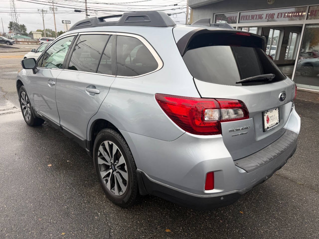 Used 2017 Subaru Outback 2.5i Limited AWD/4WD image 5