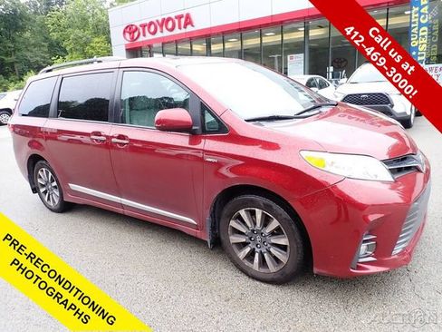Certified 2020 Toyota Sienna XLE AWD/4WD image 1