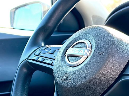 New 2025 Nissan Kicks Play S image 20