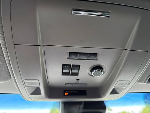 Used 2017 Chevrolet Suburban LT AWD/4WD image 29