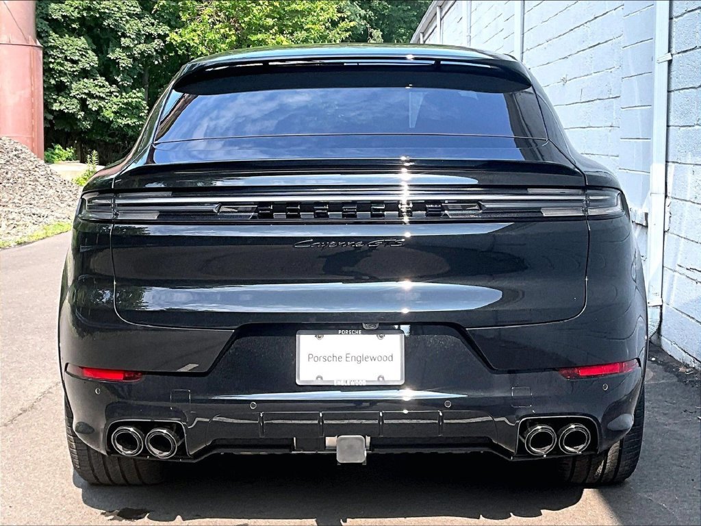 Used 2026 Porsche Cayenne GTS AWD/4WD image 8