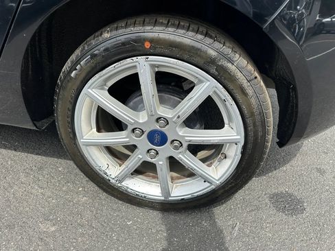 Used 2016 Ford Fiesta SE w/ Equipment Group 201A FWD image 9