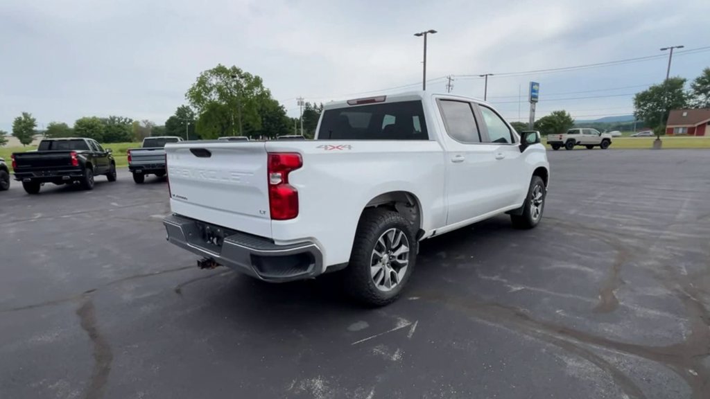 Used 2022 Chevrolet Silverado 1500 LT AWD/4WD image 8