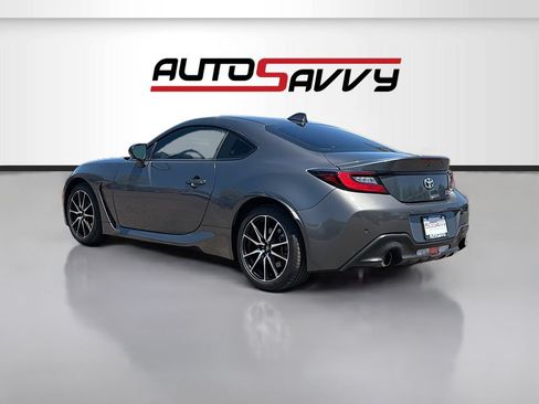 Used 2023 Toyota GR86 RWD image 5