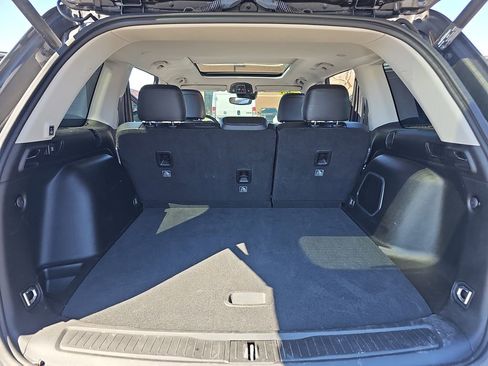 Used 2024 Jeep Grand Cherokee Limited w/ Black Appearance Package image 12