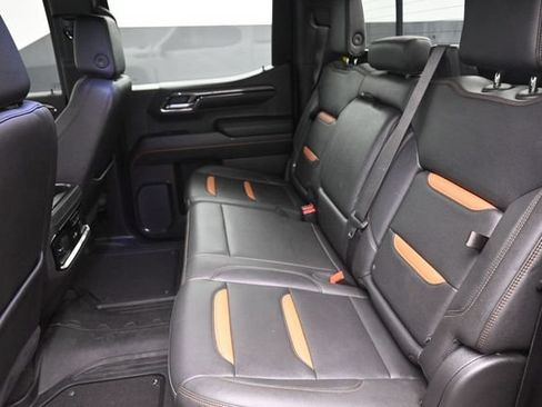 Used 2024 GMC Sierra 1500 AT4 w/ Technology Package AWD/4WD image 17