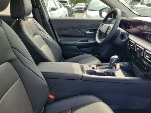 New 2026 Nissan Sentra SR w/ SR Premium Package FWD image 31