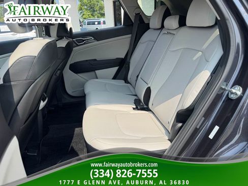 Used 2026 Kia Sportage EX FWD image 11