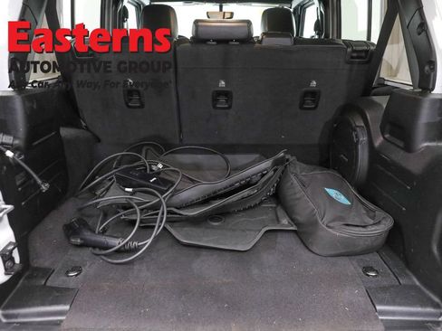 Used 2023 Jeep Wrangler Unlimited Sahara w/ Dual Top Group AWD/4WD image 9