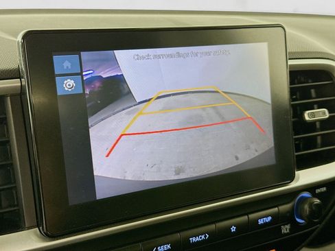 Used 2024 Hyundai Venue SEL FWD image 14