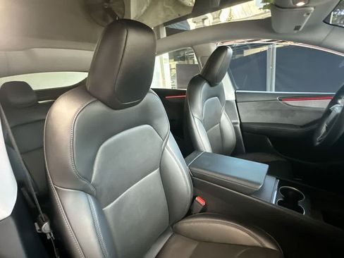 Used 2026 Tesla Model Y AWD image 27