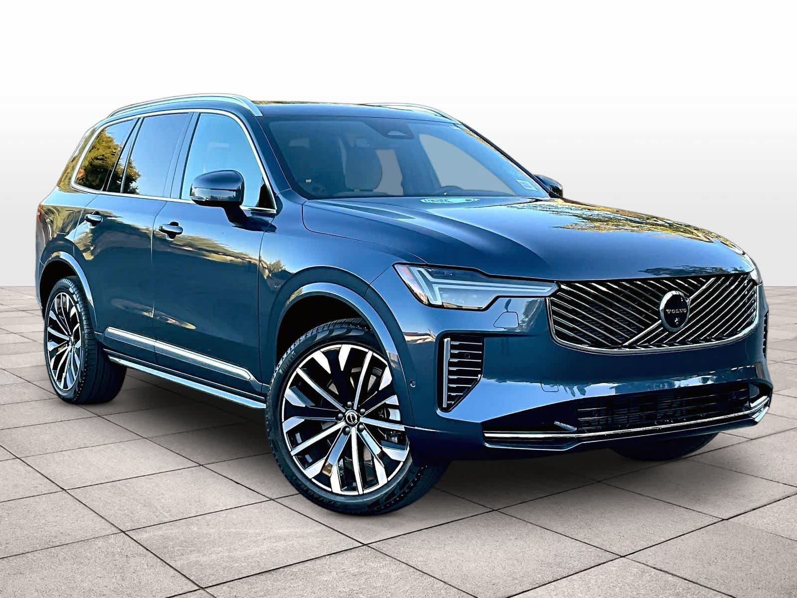Used 2026 Volvo XC90 B6 Plus w/ Protection Package Premier AWD/4WD image 2
