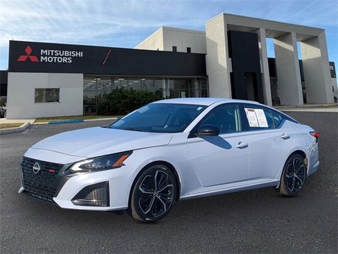 Used 2024 Nissan Altima 2.5 SR image 1