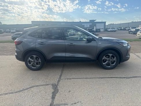 Used 2025 Ford Escape ST-Line Select AWD/4WD image 11