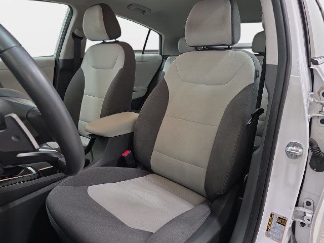Used 2020 Hyundai Ioniq SE FWD image 14