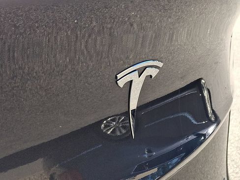 Used 2021 Tesla Model Y Long Range AWD/4WD image 30