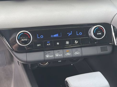 New 2026 Hyundai Elantra Hybrid FWD image 32