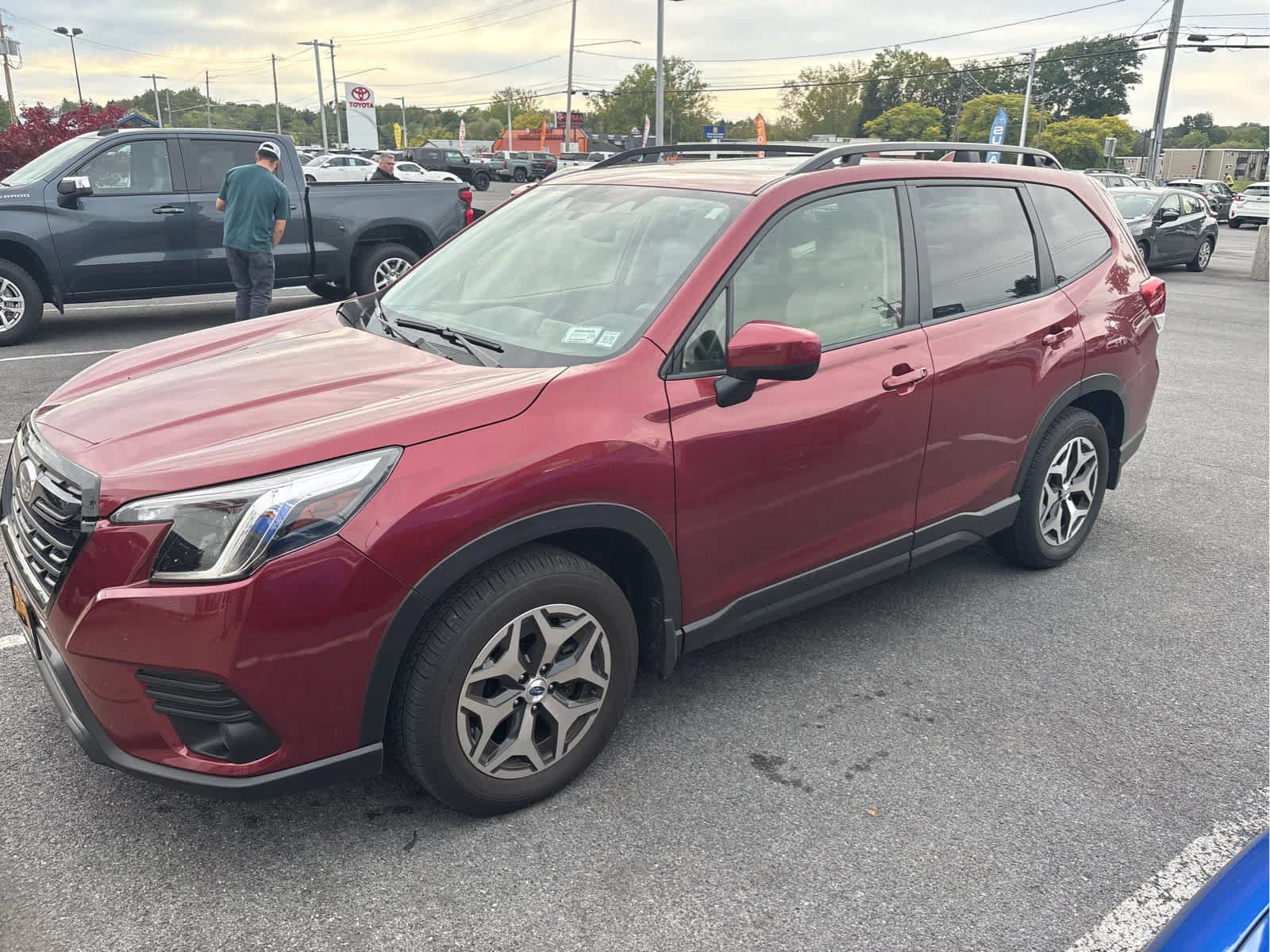 Used 2023 Subaru Forester Premium AWD/4WD image 1