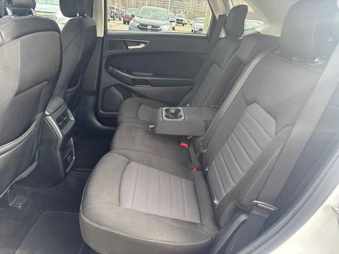 Used 2019 Ford Edge SE w/ SE Fleet Driver's Package image 24