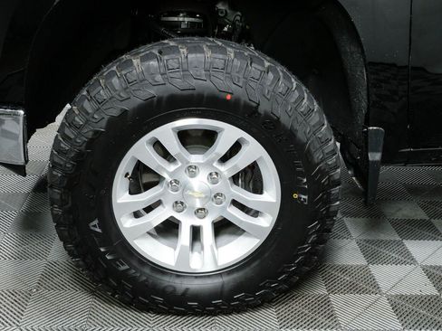 Used 2022 Chevrolet Silverado 1500 LTZ w/ LTZ Convenience Package II AWD/4WD image 36