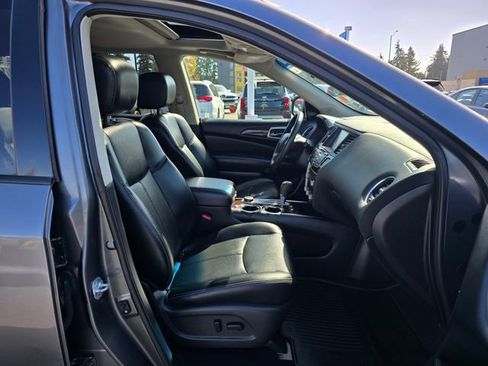 Used 2016 Nissan Pathfinder Platinum AWD/4WD image 13