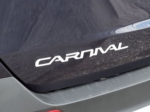New 2026 Kia Carnival EX FWD image 22