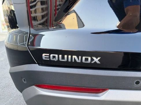 Used 2026 Chevrolet Equinox LT w/ LPO, Floor Liner Package FWD image 9