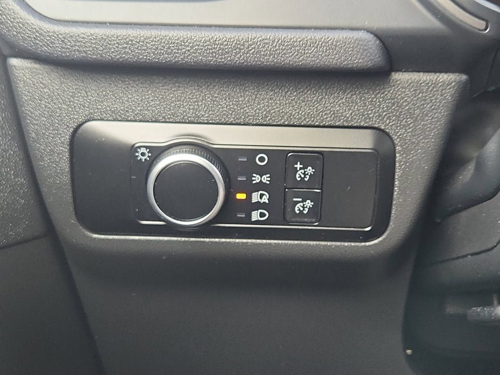 Used 2025 Ford Escape Active AWD/4WD image 29