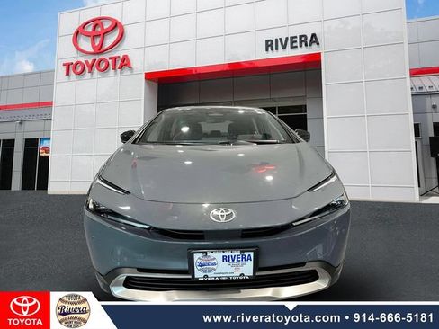 Used 2024 Toyota Prius Prime FWD image 9