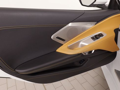 Used 2020 Chevrolet Corvette Stingray Preferred Cpe w/ 2LT Preferred Equipment Group RWD image 27
