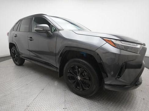 Used 2023 Toyota RAV4 SE w/ SE Grade Weather Package AWD/4WD image 35