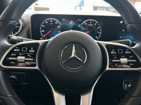 Used 2021 Mercedes-Benz GLA 250 4MATIC image 22