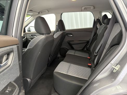 Used 2023 Nissan Rogue SV FWD image 13