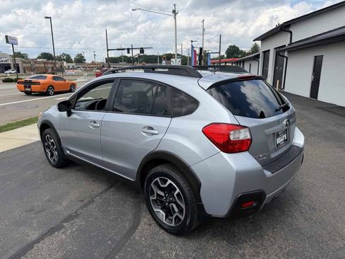 Used 2017 Subaru Crosstrek 2.0i Premium w/ Moonroof Package AWD/4WD image 3