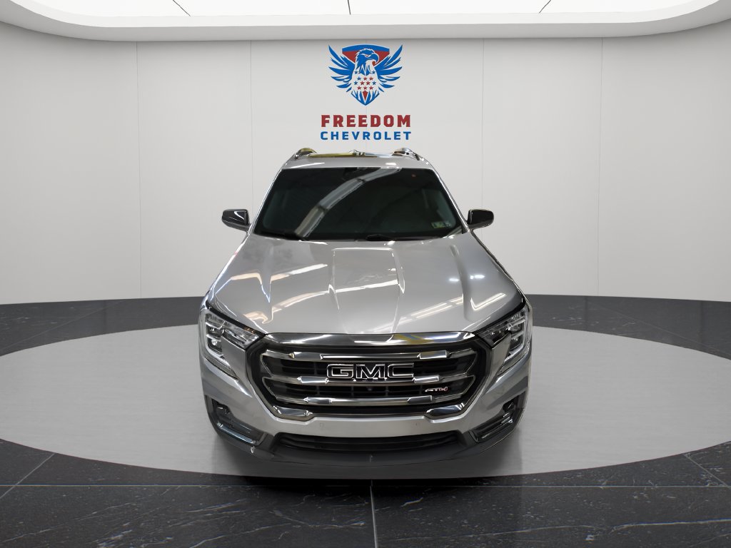 Used 2024 GMC Terrain AT4 w/ Tech Package AWD/4WD image 3