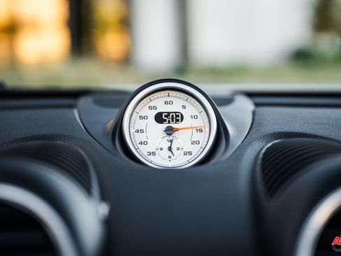 Used 2017 Porsche 718 Boxster image 12